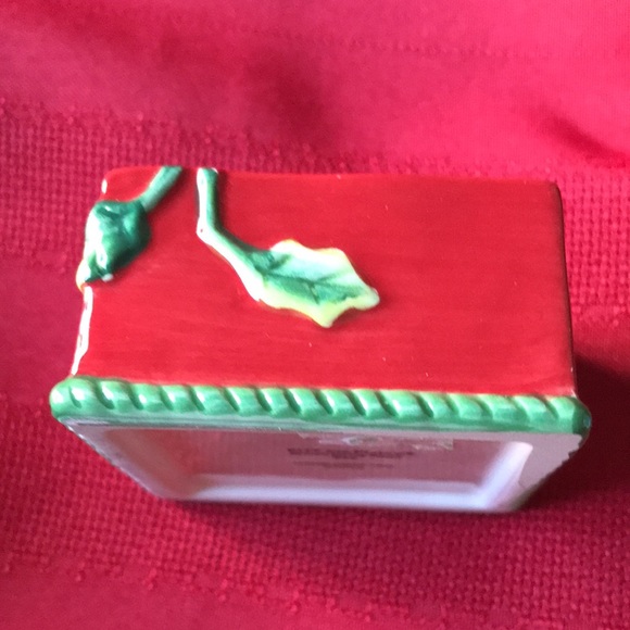 "Remembering Santa" Lidded Box (2.5") - Picture 13 of 15